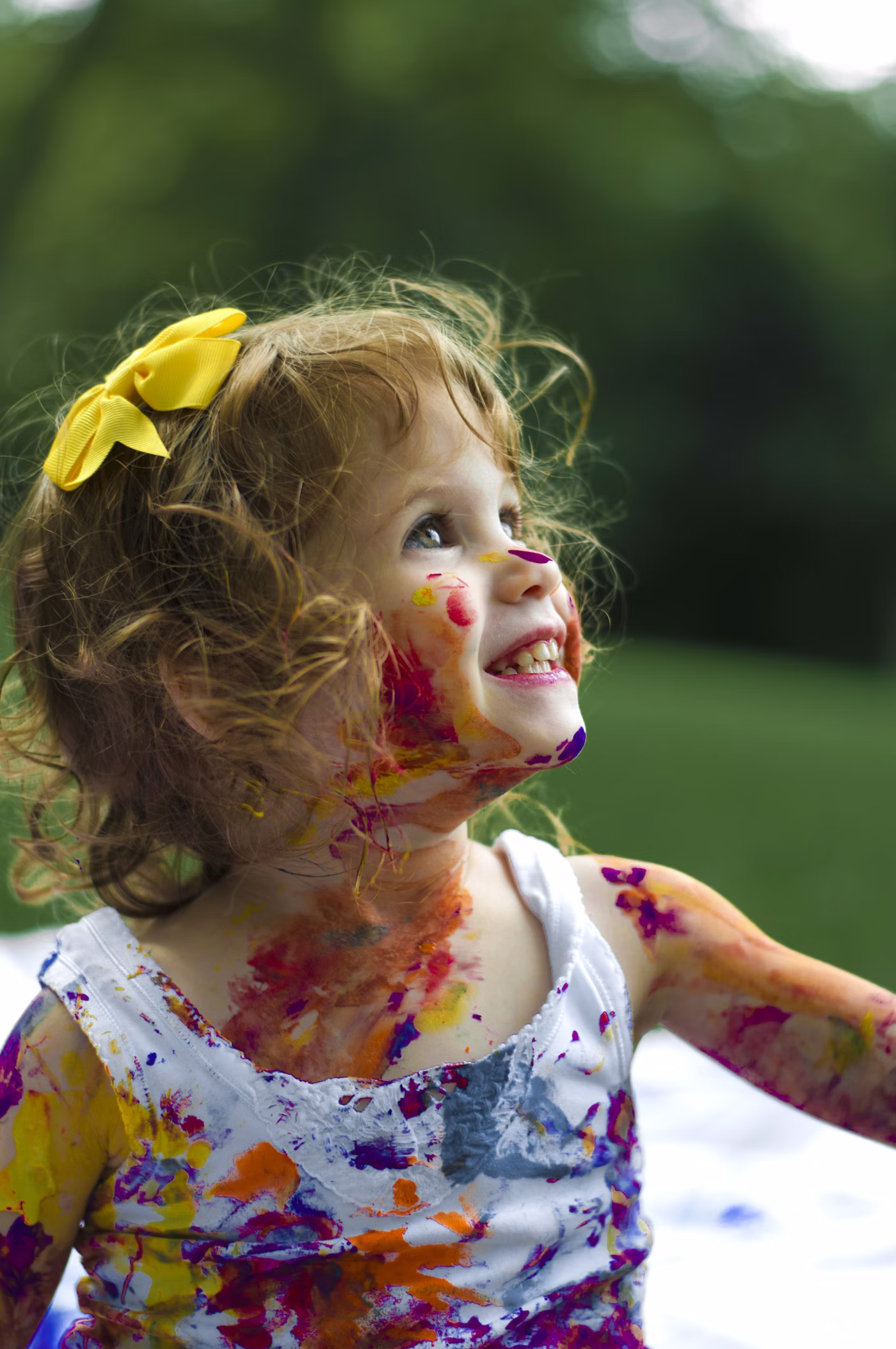 Dzieci podczas zabawy edukacyjnej w Oksfordziku